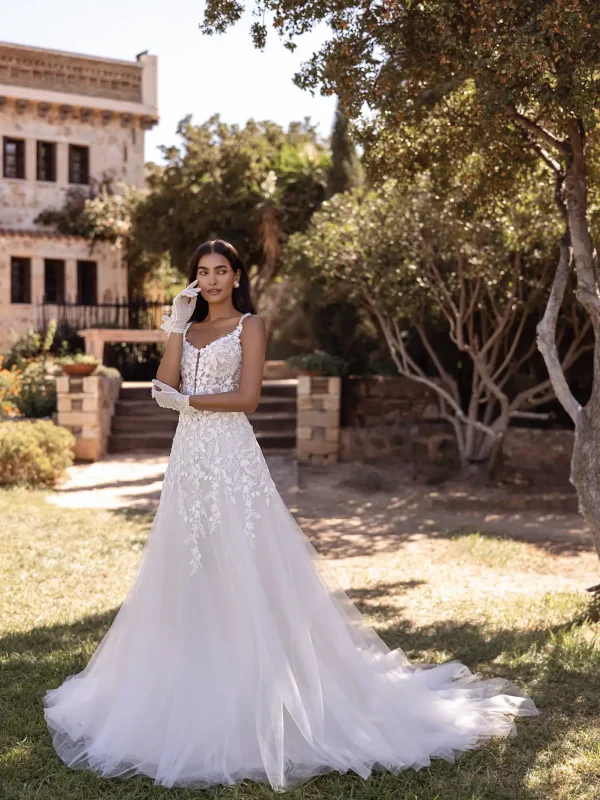 Abito da sposa COSMOBELLA 8318 di Cosmobella, collezione 2027