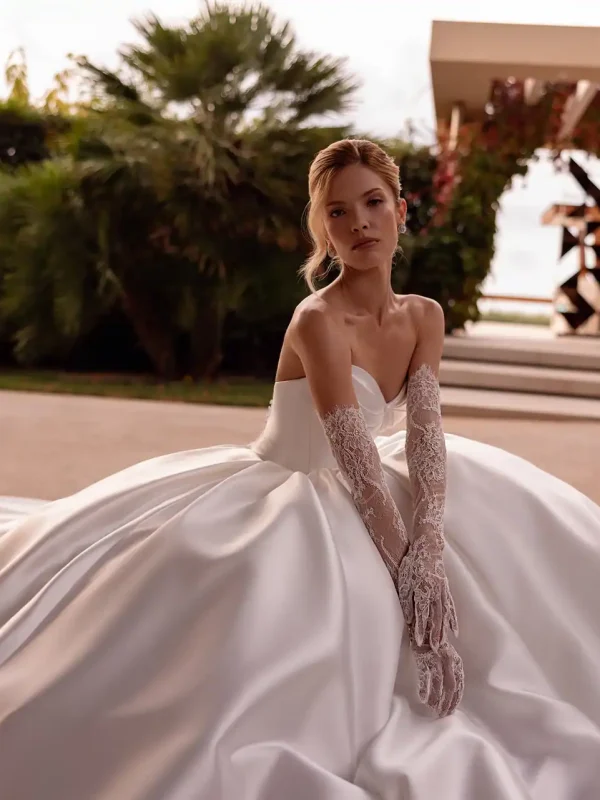 Abito da sposa DEMETRIOS 1561 di Demetrios, collezione 2027