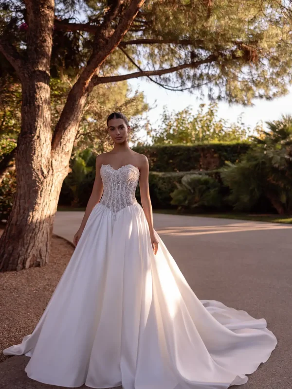 Abito da sposa DEMETRIOS 1572 di Demetrios, collezione 2027