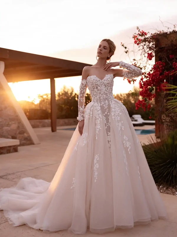 Abito da sposa DEMETRIOS 1585 di Demetrios, collezione 2027
