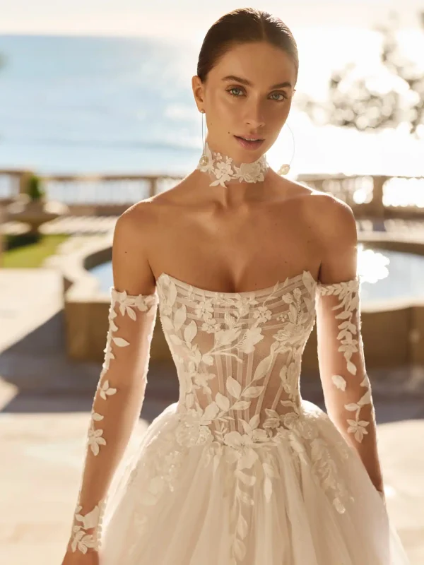 Abito da sposa FIORA di Luna Novias by Rosa Clarà, collezione 2027
