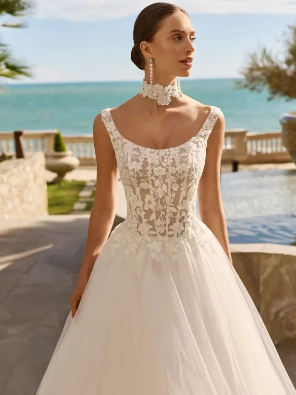 Abito da sposa FLEUR di Luna Novias by Rosa Clarà, collezione 2027