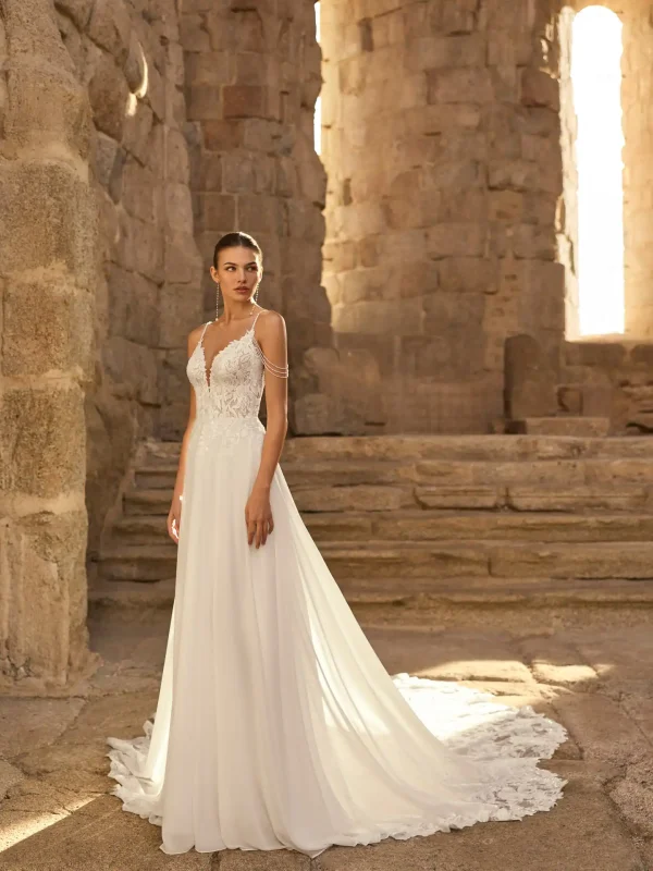 Abito da sposa PARAISO di Adriana Alier by Rosa Clarà, collezione 2027