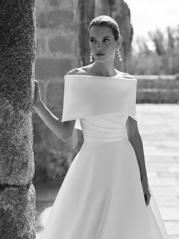 Abito da sposa POPPY di Adriana Alier by Rosa Clarà, collezione 2027